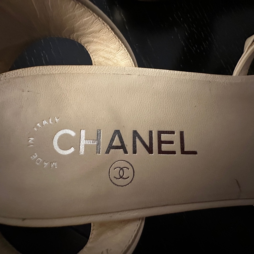 CHANEL Cream Sandals with Braided Straps - Picture 4 of 6